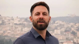 איתמר צור מגלה: הברכה הלא-מוכרת של הרב מרדכי אליהו - ואלו הנסים שקרו אחריה