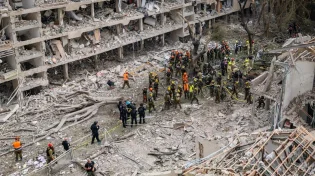 כ-30 טילים איראניים לעבר ישראל - פגיעות ישירות בתל אביב, חיפה ונס ציונה