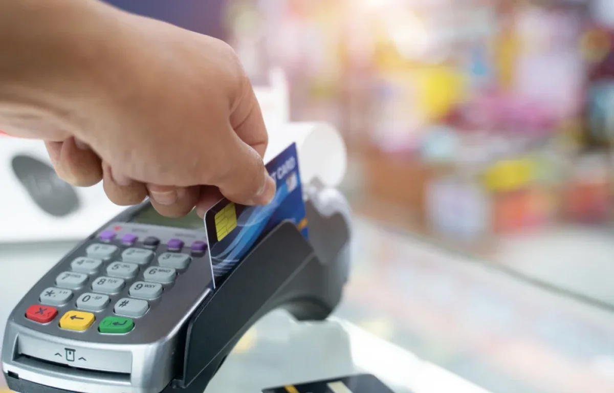 עם כלביא &ndash; ובלי קניות: ישראל נכנסת למוד חירום גם בכיס