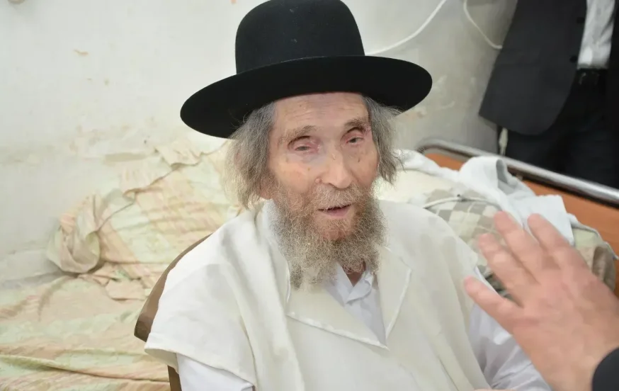 הילד שביקש את הסידור – והדהים את הרב שטיינמן זצ״ל הילד שביקש את הסידור – והדהים את הרב שטיינמן זצ״ל