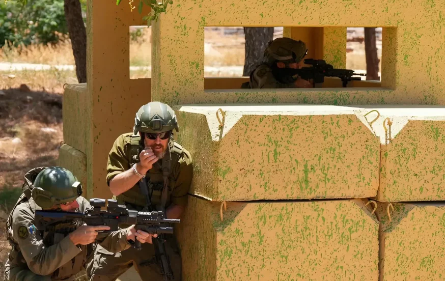 במערכת הביטחון מבהירים: "לא פעלו כוחות קרקעיים על אדמת איראן" במערכת הביטחון מבהירים: "לא פעלו כוחות קרקעיים על אדמת איראן"
