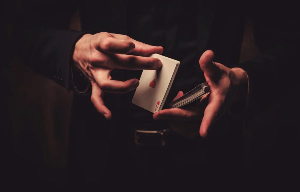 מותר לשקר לפועל גוי? מקרה אחד שבו ההלכה מתירה תחבולה