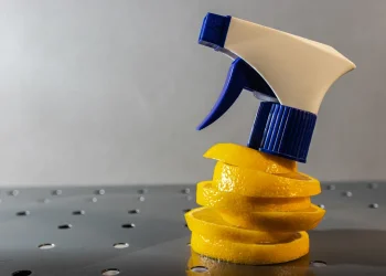 שכחו את חומרי הניקוי &ndash; הלימון עושה את זה יותר טוב, ובחינם