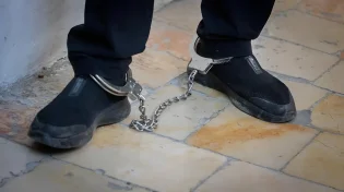 זעזוע: איראן מתנקמת בישראל - דרך התעללות באזרחיה היהודים