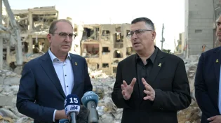 ביקור מדיני ראשון לאחר מבצע "עם כלביא": שר החוץ סער ושר הפנים הגרמני באתר הפגיעה בבת ים