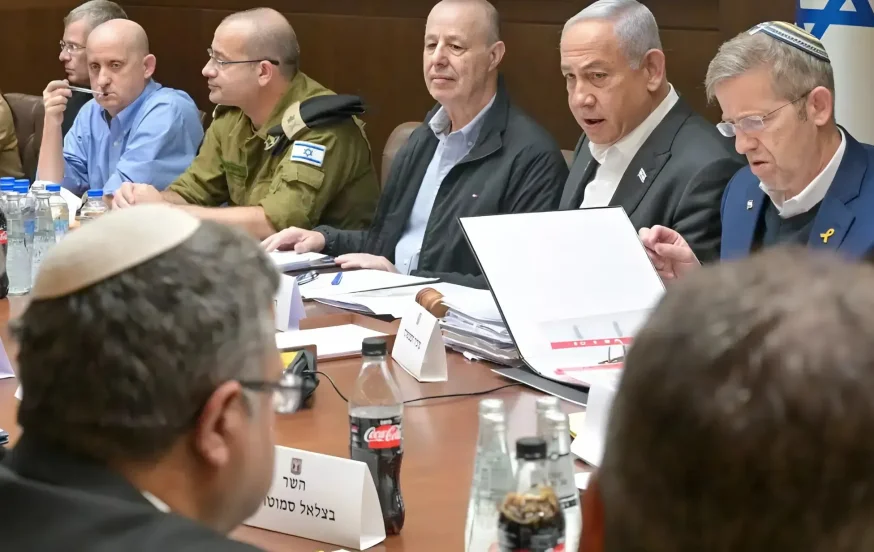 הקבינט ידון בהמשך הסיוע ההומניטרי לעזה: חשש מהשתלטות חמאס הקבינט ידון בהמשך הסיוע ההומניטרי לעזה: חשש מהשתלטות חמאס