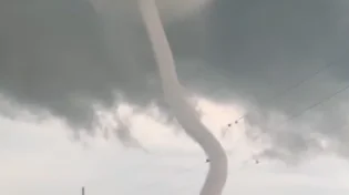 "נחש טורנדו" בדרום דקוטה: תיעוד דרמטי מהשטח