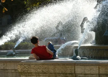 גל חום כבד באירופה: טמפרטורות חריגות, שריפות ופינויי חירום ביוון ובאיטליה