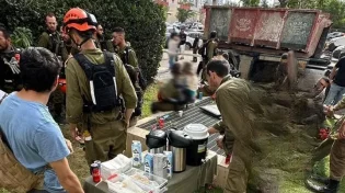 מיסיונרים מנצלים את המלחמה: מחלקים מזון וביגוד לפליטים ומציעים “עזרה עם הילדים”