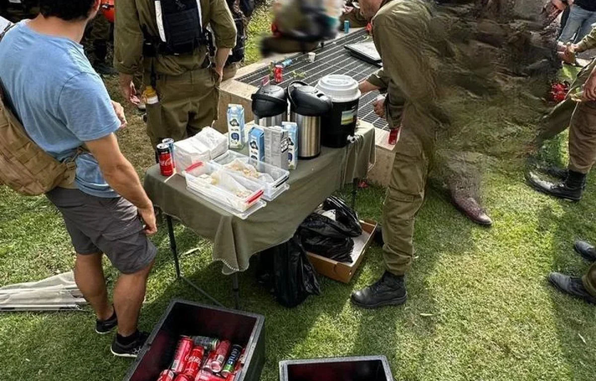 מיסיונרים מנצלים את המלחמה: מחלקים מזון וביגוד לפליטים ומציעים &ldquo;עזרה עם הילדים&rdquo;