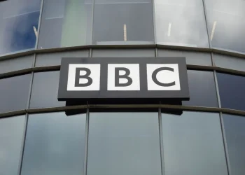 סערה בבריטניה: קריאות "מוות לצה"ל" שודרו ב-BBC &ndash; ישראל דורשת תגובה חריפה