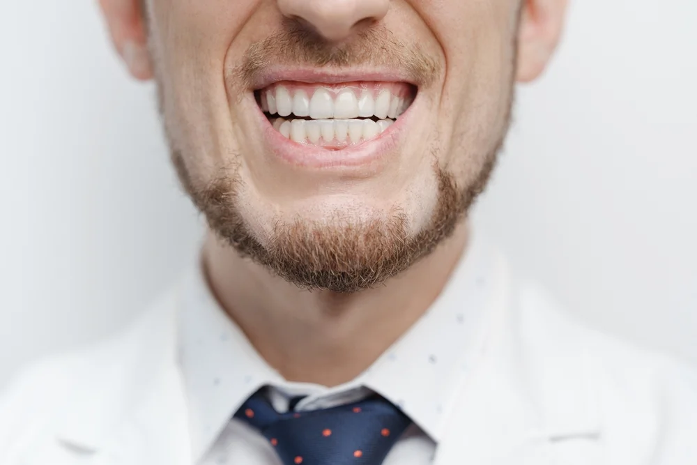 לא רק הנפש נפגעת: כך המלחמה פוגעת לך בשיניים לא רק הנפש נפגעת: כך המלחמה פוגעת לך בשיניים