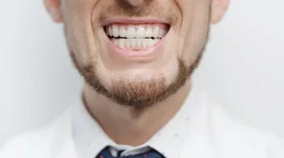 לא רק הנפש נפגעת: כך המלחמה פוגעת לך בשיניים