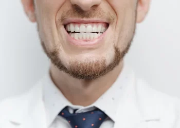 לא רק הנפש נפגעת: כך המלחמה פוגעת לך בשיניים לא רק הנפש נפגעת: כך המלחמה פוגעת לך בשיניים