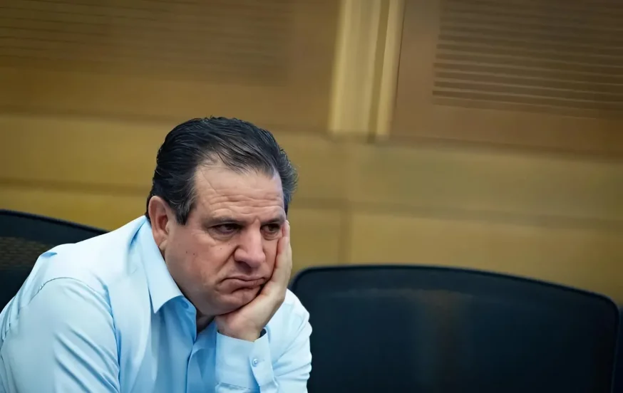 אושר בוועדה: הכנסת מתקדמת לקראת הדחת חבר הכנסת איימן עודה אושר בוועדה: הכנסת מתקדמת לקראת הדחת חבר הכנסת איימן עודה