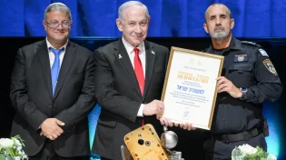 נתניהו פרגן לשוטרים: "הייתם בקו הראשון של ההגנה"