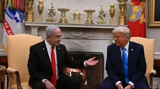 דוברת הבית הלבן: טראמפ כתב את הפוסט בעצמו, תומך במאבק המשפטי של נתניהו
