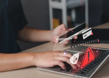 משרד הבריאות מזהיר: הונאת רשת מתחזה לרופאים ומפיצה מוצרים רפואיים מזויפים