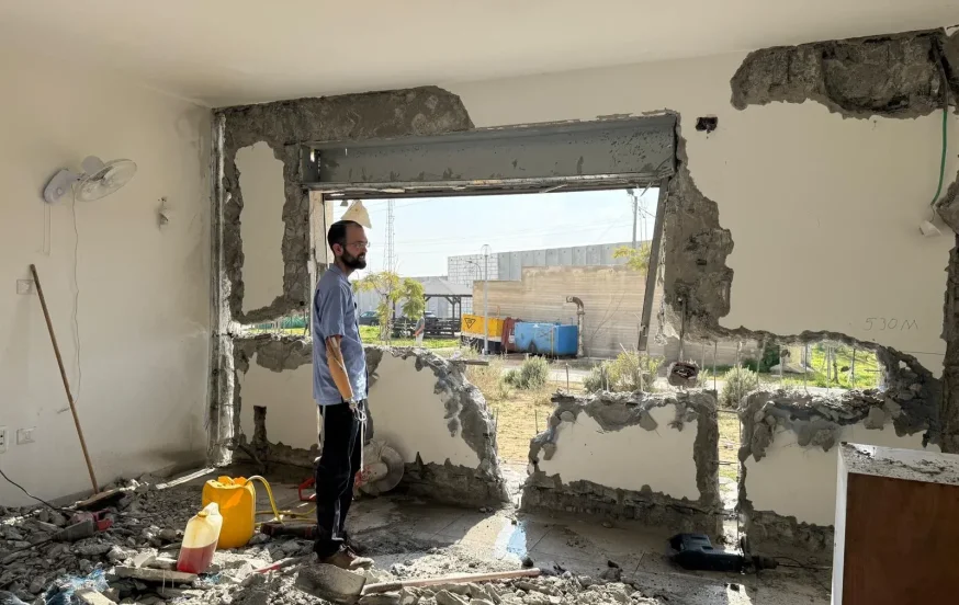 המדינה לא משלמת? הם כן: פרויקט מרגש מציע שיפוץ חינם לנפגעי הטילים המדינה לא משלמת? הם כן: פרויקט מרגש מציע שיפוץ חינם לנפגעי הטילים