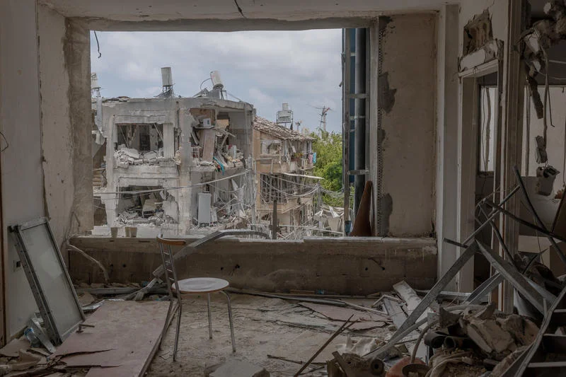 הטילים הוכיחו: מיליון וחצי דירות בישראל לא ישרדו מתקפה – והפתרון? תקוע 15 שנה הטילים הוכיחו: מיליון וחצי דירות בישראל לא ישרדו מתקפה – והפתרון? תקוע 15 שנה