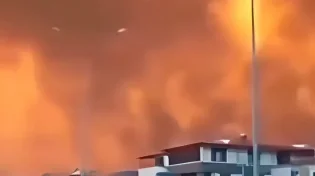 תיעוד מבהיל מטורקיה: שריפות ענק כילו הכול - עשרות אלפים נמלטו