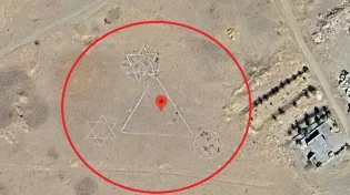 האם מגן דוד חרוט על אדמת איראן? הסמלים המסתוריים ליד בסיס טילים מעוררים סערה