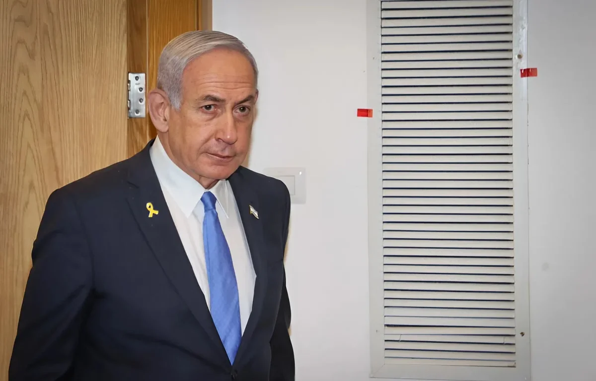 נתניהו ביקש לדחות את עדותו בשל נסיעתו לארה"ב &ndash; הפרקליטות הסכימה, אך עם הסתייגות