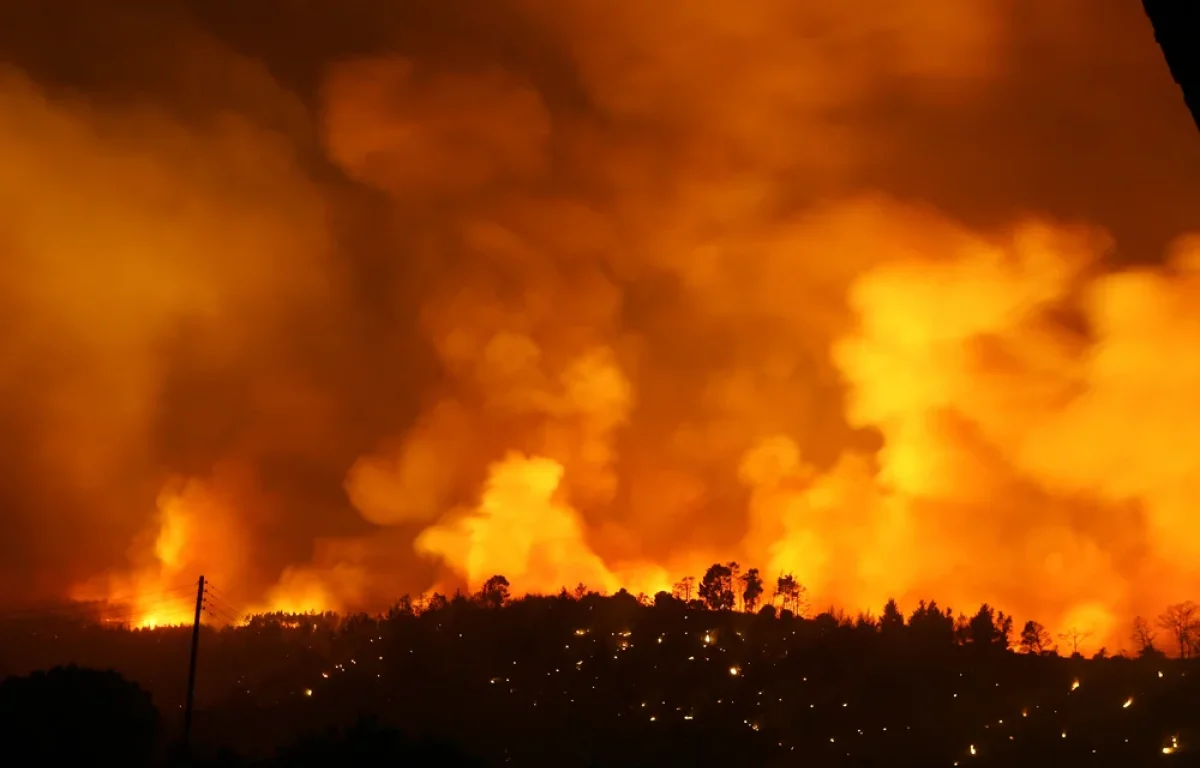 כרתים בלהבות: מאות בתים בסכנה, אלפי מפונים