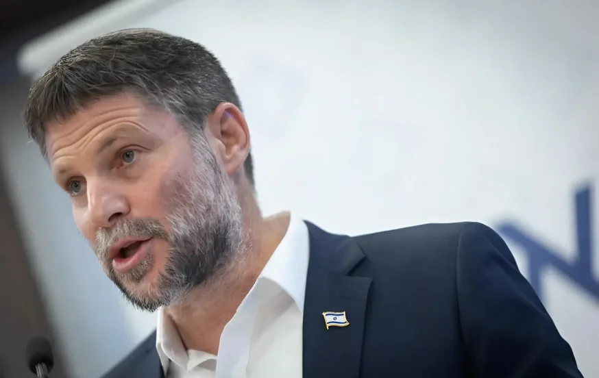 סערה בקבינט: סמוטריץ' נגד הרמטכ"ל – "לא עמד במשימה, נשקול את צעדינו" סערה בקבינט: סמוטריץ' נגד הרמטכ"ל – "לא עמד במשימה, נשקול את צעדינו"