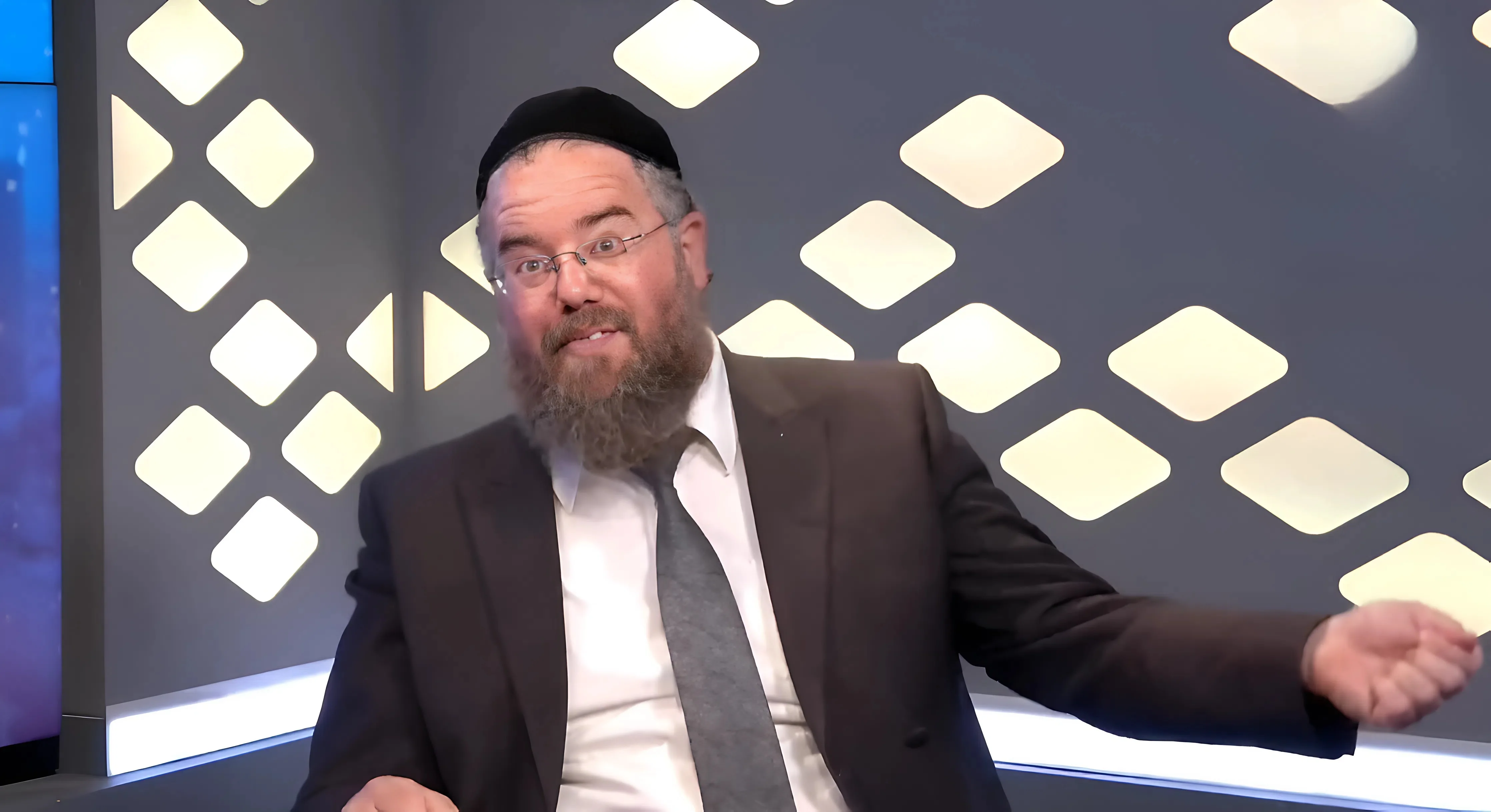 איזו אות משנה גורלות? הרב שמשון פוקס מסביר