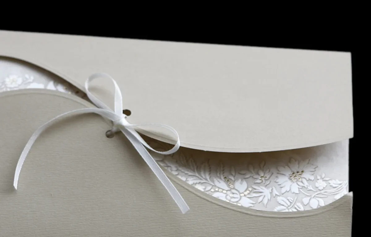 "בכל יום אחכה לו": מבעד לחשכת הגלות - עין מצפה ומייחלת לבניין המקדש