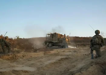 ירי נ״ט לעבר טנק בצפון עזה: שני לוחמים מצנחנים נפצעו באורח קשה