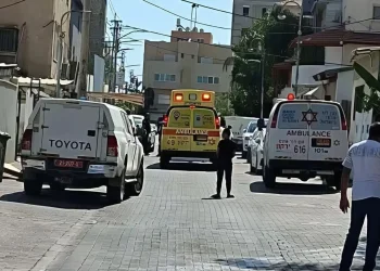 פיצוץ דרמטי בפשיטה על בית בג'לג'וליה: שני שוטרים נפצעו, מטען הופעל מבפנים