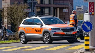 אנטישמיות בלוצרן: מחבל חמוש בסכין תקף תשעה בחורי ישיבה