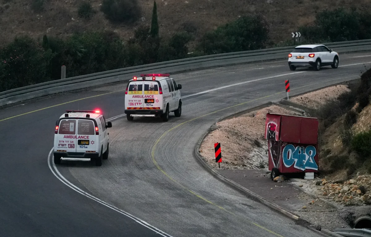 סמוך לנבי מוסא: 10 חיילים נפצעו כתוצאה מהתהפכות אוטובוס 