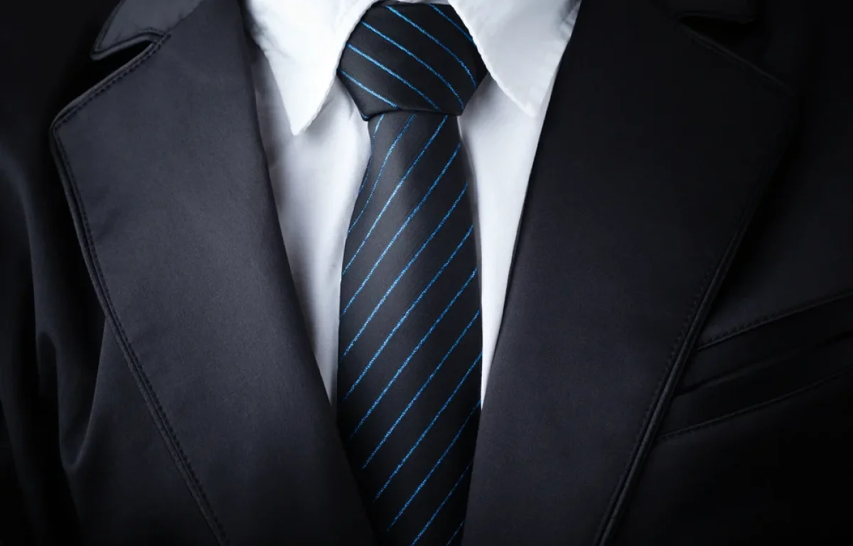 קנה חליפה חדשה. האם מותר לו להגיד בשבת כמה היא עלתה?