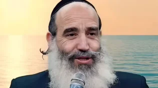 הרב יצחק פנגר: זוגיות זה לא מקום שאתה ״מתגלה בו״ - אלא מתגלה מחדש