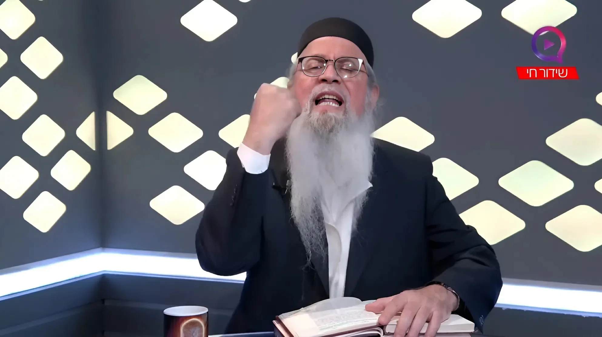 המקובל הרב יוסף ביטון משתף: זו הסיבה שעסקת החטופים מתעכבת
