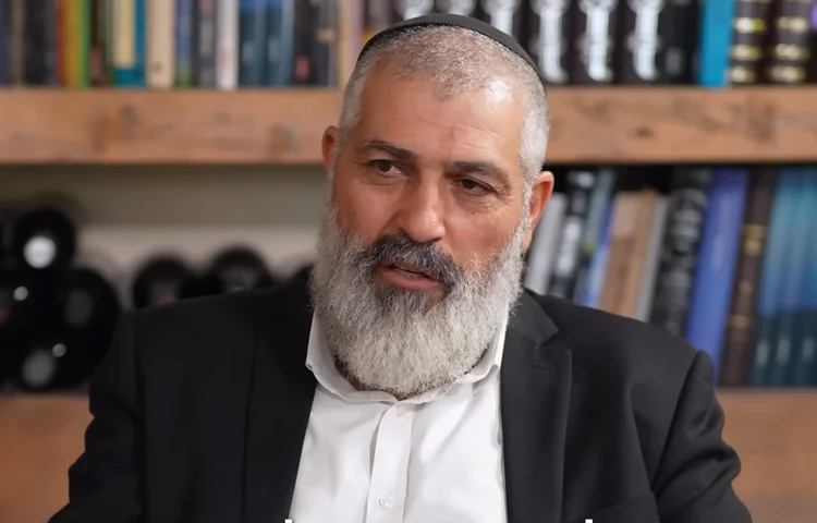 "היו עליי איומים, הצמידו לי מאבטח": צבי יחזקאלי ביער שבו הכול נפתח