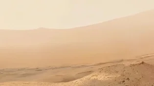 כך נראית פני השטח של מאדים - תיעוד מרהיב ממצלמות הרובר של נאס״א