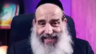 הרב יצחק פנגר על ההומלס שוויתר על הון - וזכה לכל מה שלא היה לו מעולם