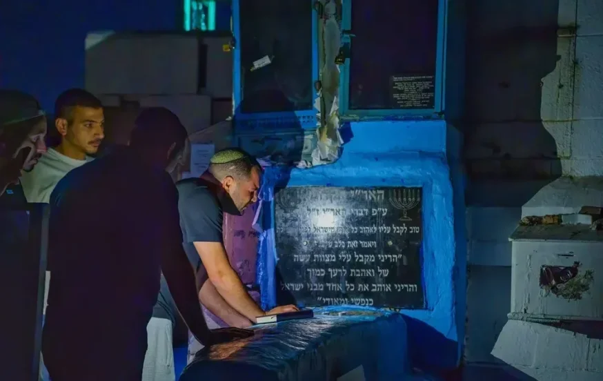 הפסוק שמוחק מחשבות רעות בשניות – הסוד המדהים מהאר"י הקדוש הפסוק שמוחק מחשבות רעות בשניות – הסוד המדהים מהאר"י הקדוש