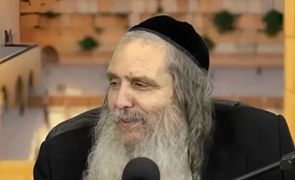  ״בית המקדש לא יבנה - עד שתפסיק להתלונן״ | דברי אש מהרב שלום ארוש