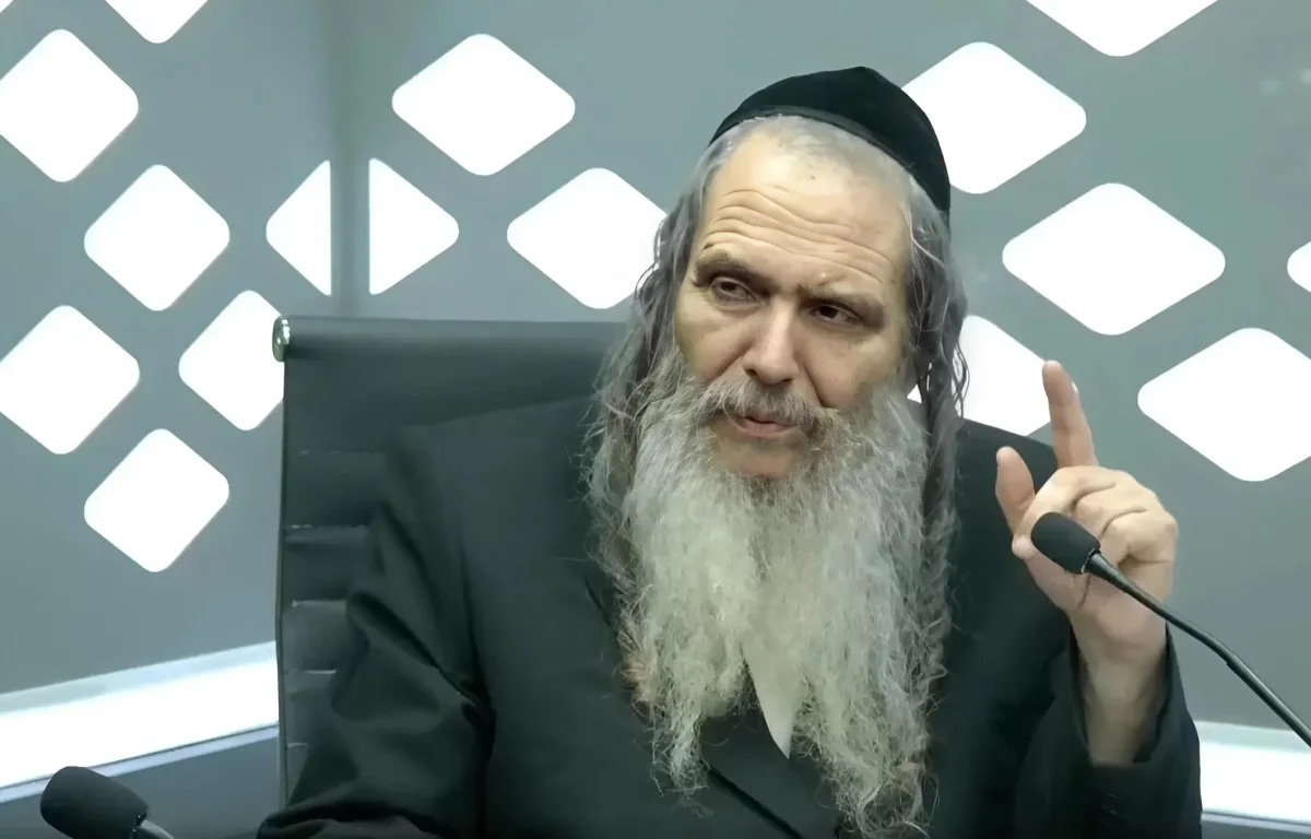 הרב שלום ארוש חורץ גורלות: "איפה שיש שקר אין מזל"