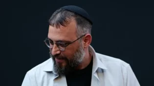 איתי בירמן משיק את "ברחמים רבים": שיר שנולד מתוך כאב ועשייה