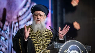 "אבא עיכב את הלוויה": הרב דוד יוסף מספר בגילוי לב על החמצה של פטירת אימו