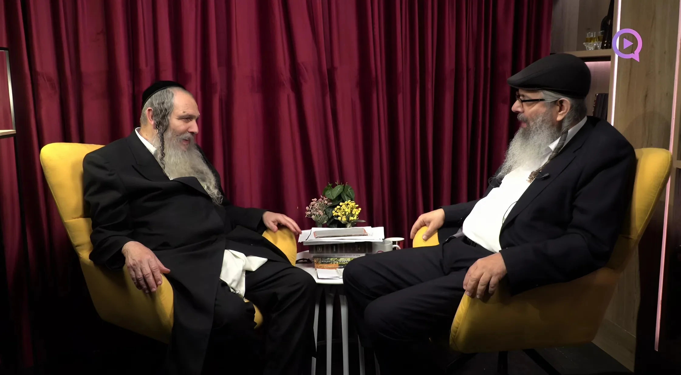 "הרבי מלובביץ' ידע את זה לפני כולם": הרב שלום ארוש