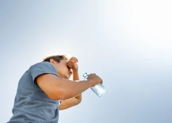 גל חום קיצוני מגיע לישראל: במד"א מזהירים מסכנת חיים