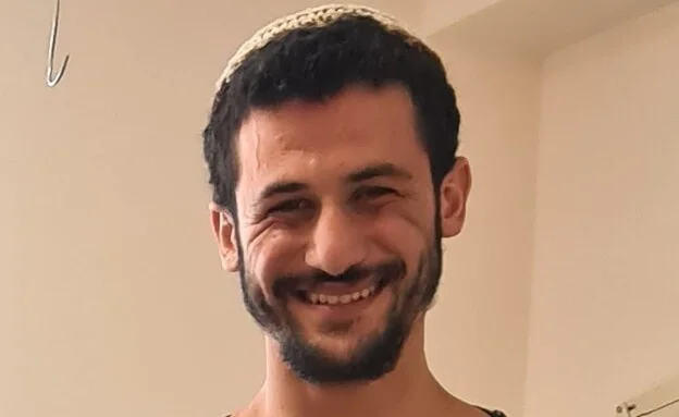 "הרגשתי שאני נפרד מהעולם": לוחם מילואים הוכש על ידי נחש וצנח מחוסר הכרה. הרופאים נדהמו מהנס