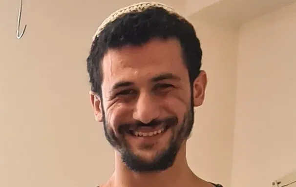 "הרגשתי שאני נפרד מהעולם": לוחם מילואים הוכש על ידי נחש וצנח מחוסר הכרה. הרופאים נדהמו מהנס "הרגשתי שאני נפרד מהעולם": לוחם מילואים הוכש על ידי נחש וצנח מחוסר הכרה. הרופאים נדהמו מהנס